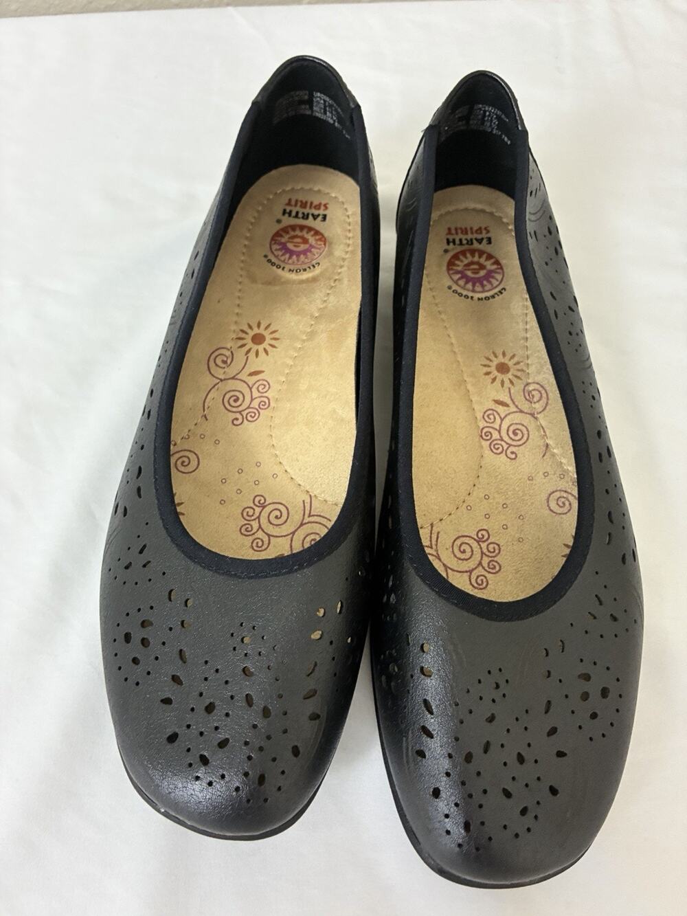 Earth Spirit Comfort Ballet Flats 9.5 M Black Leatherette; Pierced Details